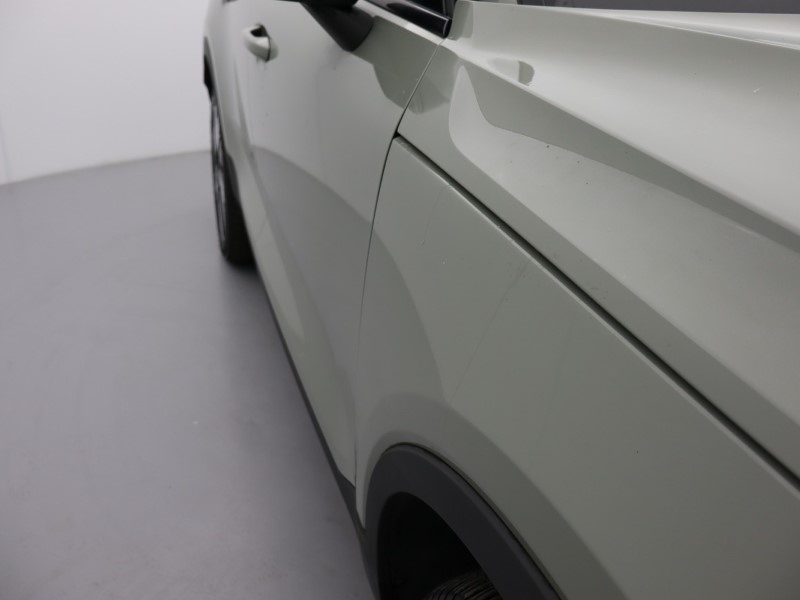 2023 (73) VOLVO C40 175kW Recharge Plus 69kWh 5dr Auto *VAT QUALIFYING* 4147349