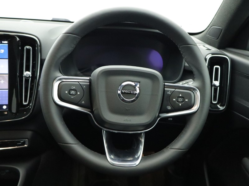 2023 (73) VOLVO C40 175kW Recharge Plus 69kWh 5dr Auto *VAT QUALIFYING* 4147380