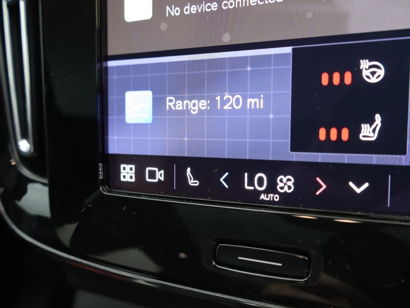 2023 (73) VOLVO C40 175kW Recharge Plus 69kWh 5dr Auto *VAT QUALIFYING* 4147387