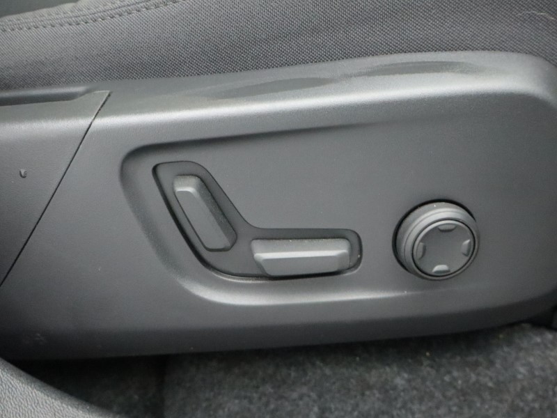 2023 (73) VOLVO C40 175kW Recharge Plus 69kWh 5dr Auto *VAT QUALIFYING* 4147367