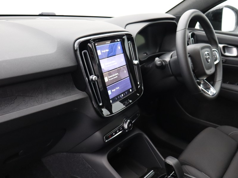 2023 (73) VOLVO C40 175kW Recharge Plus 69kWh 5dr Auto *VAT QUALIFYING* 4147375