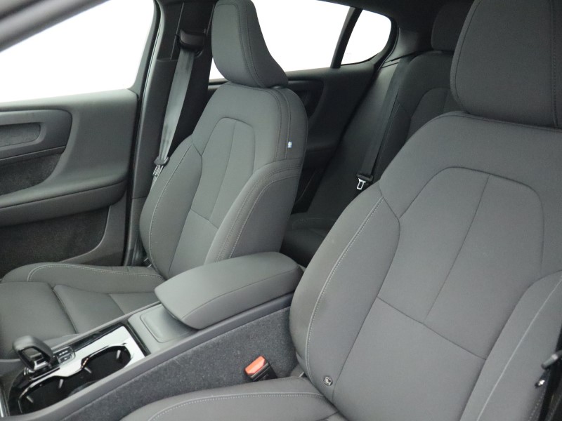 2023 (73) VOLVO C40 175kW Recharge Plus 69kWh 5dr Auto *VAT QUALIFYING* 4147373