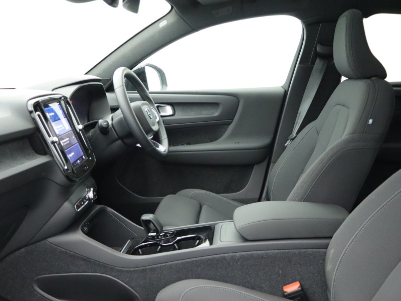 2023 (73) VOLVO C40 175kW Recharge Plus 69kWh 5dr Auto *VAT QUALIFYING* 4147360