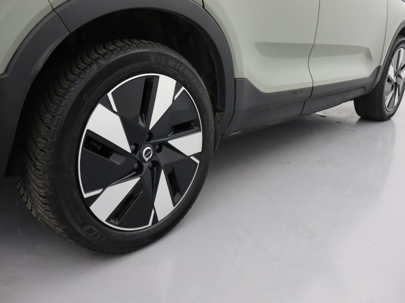 2023 (73) VOLVO C40 175kW Recharge Plus 69kWh 5dr Auto *VAT QUALIFYING* 4147353