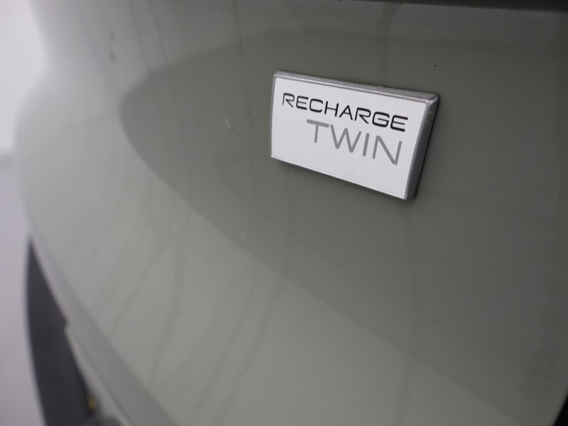 2023 (73) VOLVO C40 175kW Recharge Plus 69kWh 5dr Auto *VAT QUALIFYING* 4147356