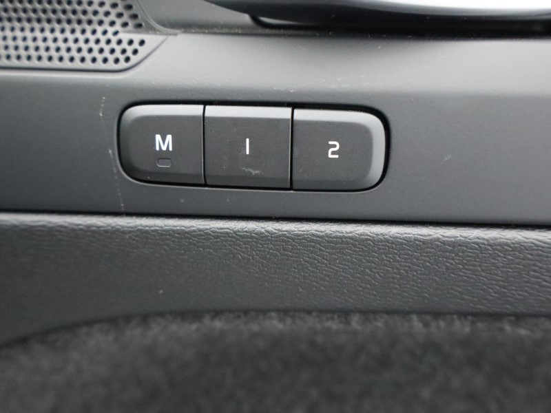 2023 (73) VOLVO C40 175kW Recharge Plus 69kWh 5dr Auto *VAT QUALIFYING* 4147365