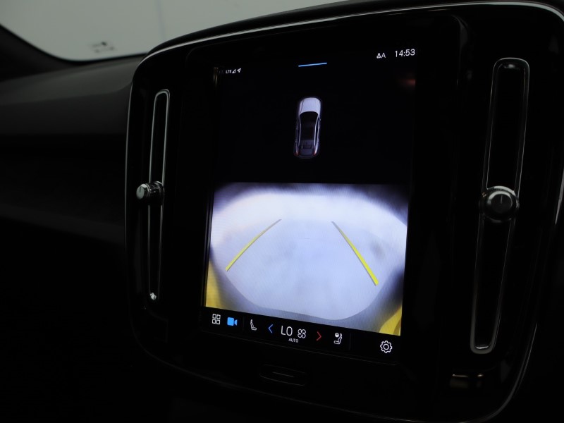 2023 (73) VOLVO C40 175kW Recharge Plus 69kWh 5dr Auto *VAT QUALIFYING* 4147385