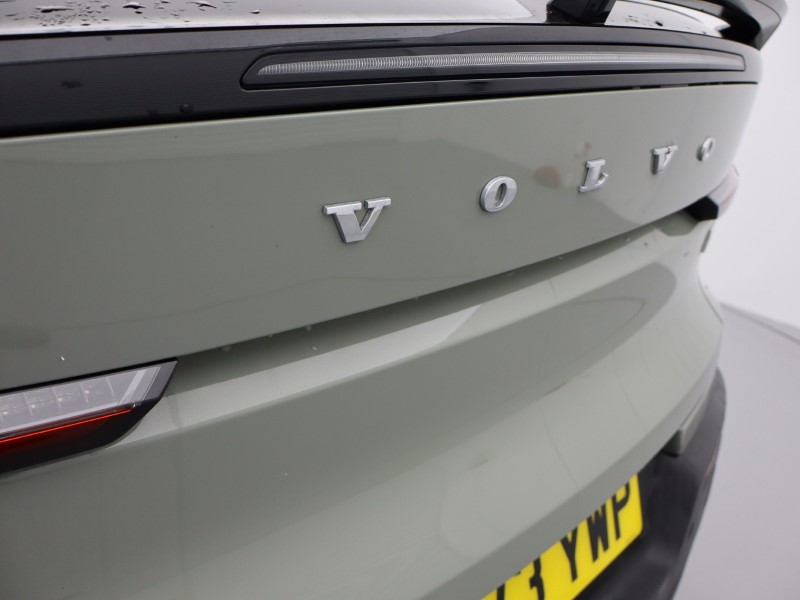 2023 (73) VOLVO C40 175kW Recharge Plus 69kWh 5dr Auto *VAT QUALIFYING* 4147355