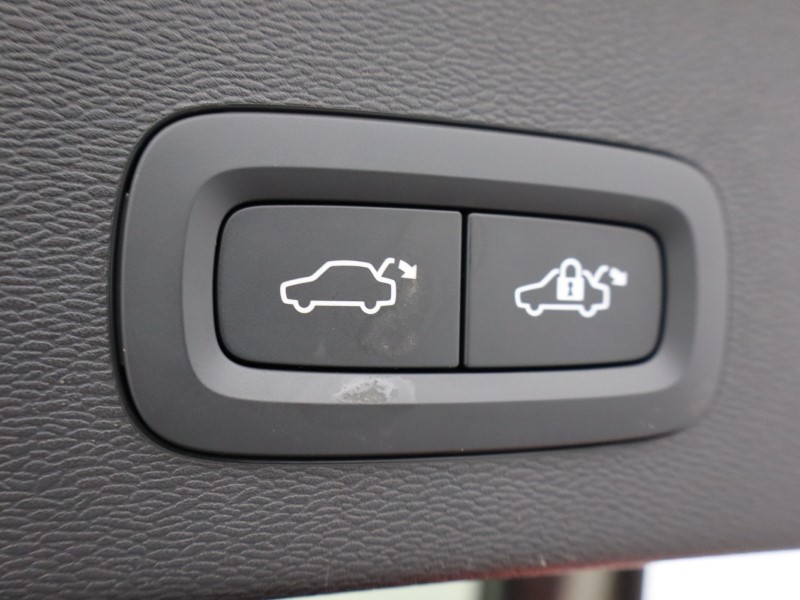 2023 (73) VOLVO C40 175kW Recharge Plus 69kWh 5dr Auto *VAT QUALIFYING* 4147358