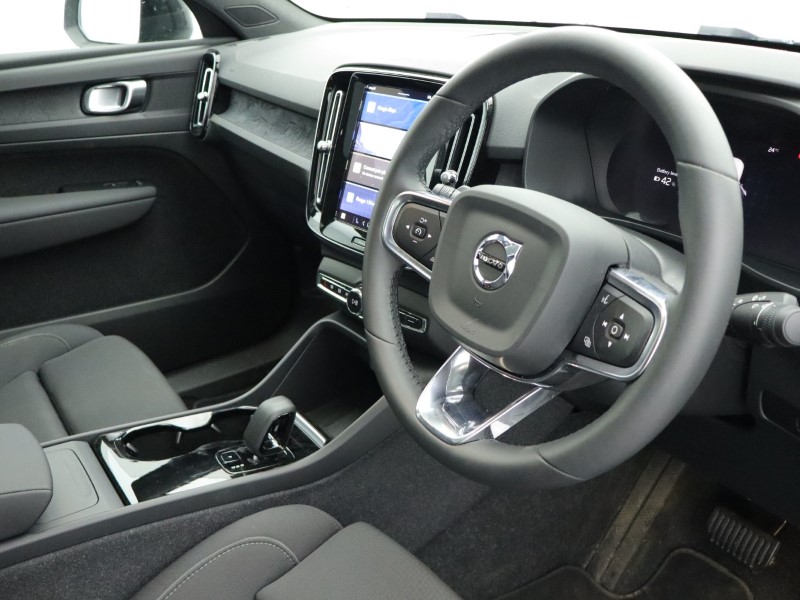 2023 (73) VOLVO C40 175kW Recharge Plus 69kWh 5dr Auto *VAT QUALIFYING* 4147370