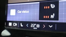 2025 (74) VOLVO XC40 2.0 B3P Ultra Dark 5dr Auto 4425343