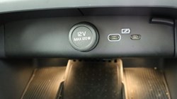 2025 (74) VOLVO XC40 2.0 B3P Ultra Dark 5dr Auto 4425345