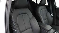 2025 (74) VOLVO XC40 2.0 B3P Ultra Dark 5dr Auto 4425322
