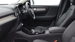 2025 (74) VOLVO XC40 2.0 B3P Ultra Dark 5dr Auto 4425311