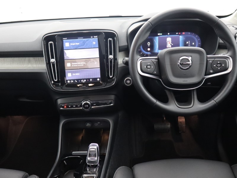 2025 (74) VOLVO XC40 2.0 B3P Ultra Dark 5dr Auto 4749662