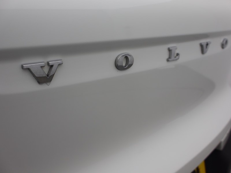 2025 (74) VOLVO XC40 2.0 B3P Ultra Dark 5dr Auto 4749684