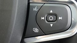 2025 (74) VOLVO XC40 2.0 B3P Ultra Dark 5dr Auto 4425336