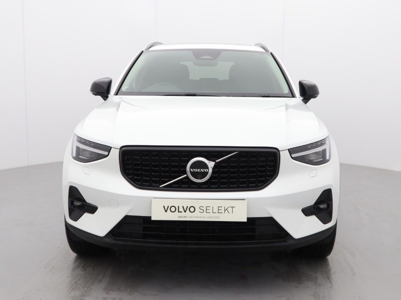 2025 (74) VOLVO XC40 2.0 B3P Ultra Dark 5dr Auto 4749631