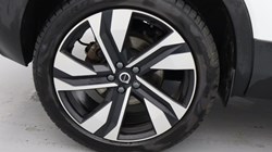 2025 (74) VOLVO XC40 2.0 B3P Ultra Dark 5dr Auto 4425313