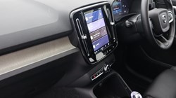 2025 (74) VOLVO XC40 2.0 B3P Ultra Dark 5dr Auto 4749656