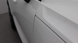 2025 (74) VOLVO XC40 2.0 B3P Ultra Dark 5dr Auto 4749682
