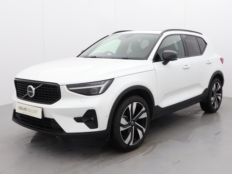 2025 (74) VOLVO XC40 2.0 B3P Ultra Dark 5dr Auto 4924605