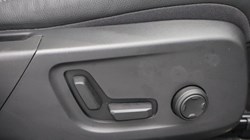 2025 (74) VOLVO XC40 2.0 B3P Ultra Dark 5dr Auto 4749651