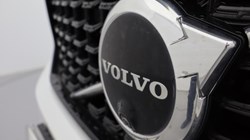 2025 (74) VOLVO XC40 2.0 B3P Ultra Dark 5dr Auto 4749692