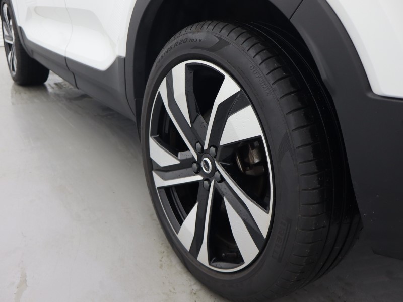 2025 (74) VOLVO XC40 2.0 B3P Ultra Dark 5dr Auto 4749644