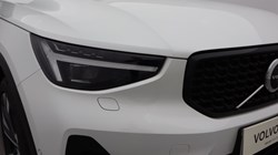 2025 (74) VOLVO XC40 2.0 B3P Ultra Dark 5dr Auto 4749677