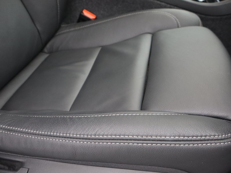 2025 (74) VOLVO XC40 2.0 B3P Ultra Dark 5dr Auto 4749652