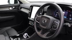 2025 (74) VOLVO XC40 2.0 B3P Ultra Dark 5dr Auto 4425323