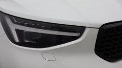 2025 (74) VOLVO XC40 2.0 B3P Ultra Dark 5dr Auto 4425363
