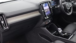 2025 (74) VOLVO XC40 2.0 B3P Ultra Dark 5dr Auto 4749655