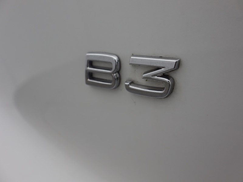 2025 (74) VOLVO XC40 2.0 B3P Ultra Dark 5dr Auto 4749685