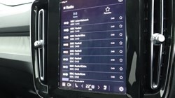 2025 (74) VOLVO XC40 2.0 B3P Ultra Dark 5dr Auto 4425342