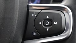 2025 (74) VOLVO XC40 2.0 B3P Ultra Dark 5dr Auto 4749665