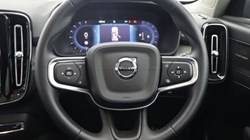 2025 (74) VOLVO XC40 2.0 B3P Ultra Dark 5dr Auto 4749663