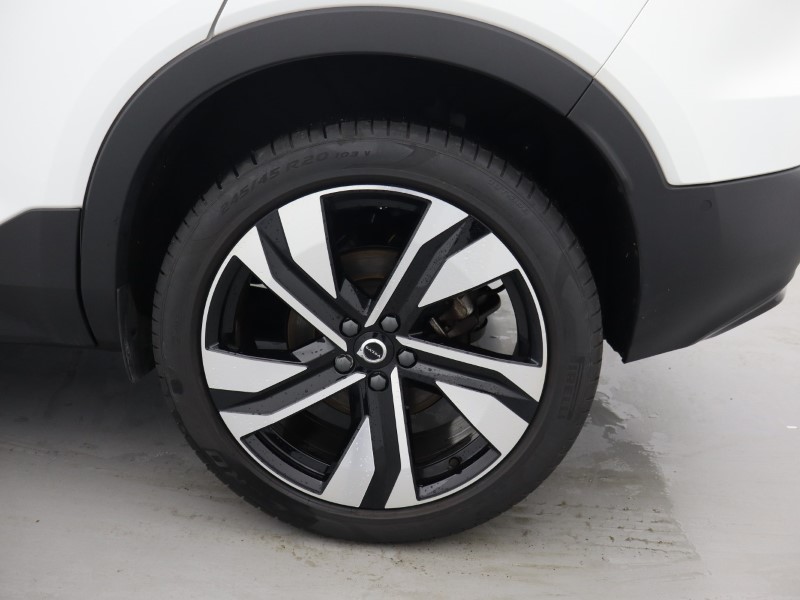 2025 (74) VOLVO XC40 2.0 B3P Ultra Dark 5dr Auto 4749643