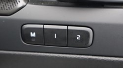 2025 (74) VOLVO XC40 2.0 B3P Ultra Dark 5dr Auto 4749649