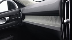 2025 (74) VOLVO XC40 2.0 B3P Ultra Dark 5dr Auto 4749675