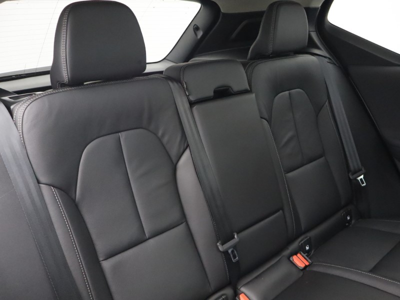 2025 (74) VOLVO XC40 2.0 B3P Ultra Dark 5dr Auto 4749660