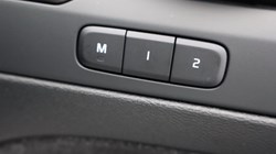 2025 (74) VOLVO XC40 2.0 B3P Ultra Dark 5dr Auto 4425318