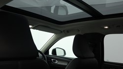 2025 (74) VOLVO XC40 2.0 B3P Ultra Dark 5dr Auto 4749642