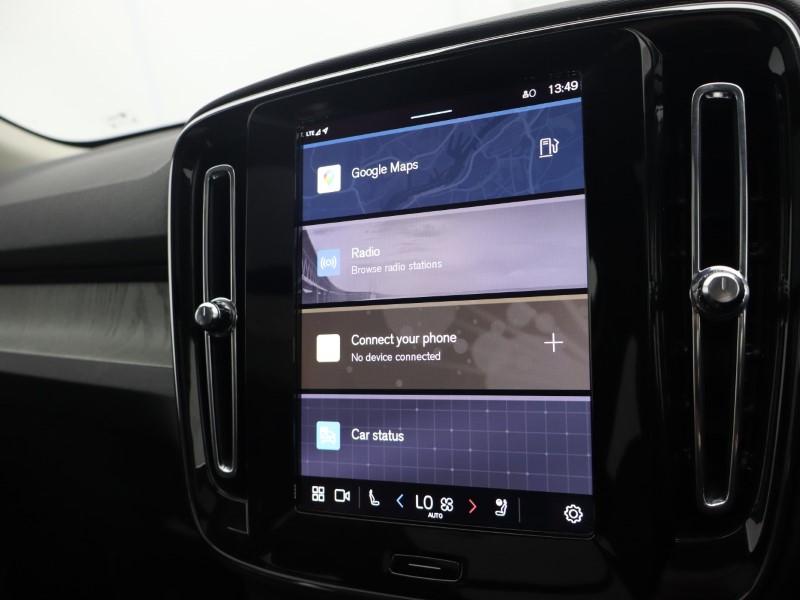 2025 (74) VOLVO XC40 2.0 B3P Ultra Dark 5dr Auto 4749666