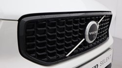 2025 (74) VOLVO XC40 2.0 B3P Ultra Dark 5dr Auto 4425364