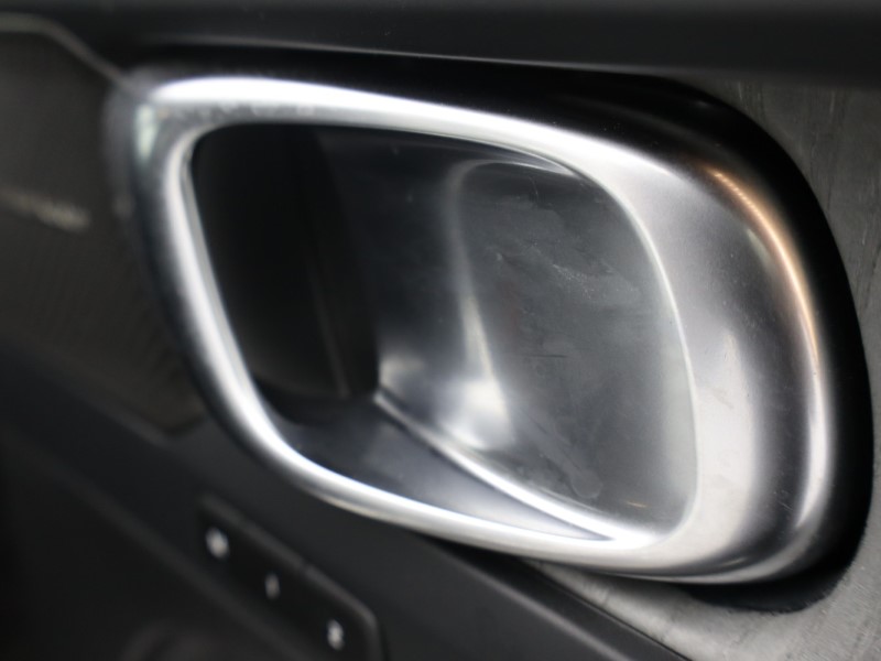 2025 (74) VOLVO XC40 2.0 B3P Ultra Dark 5dr Auto 4749648