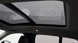 2025 (74) VOLVO XC40 2.0 B3P Ultra Dark 5dr Auto 4425327