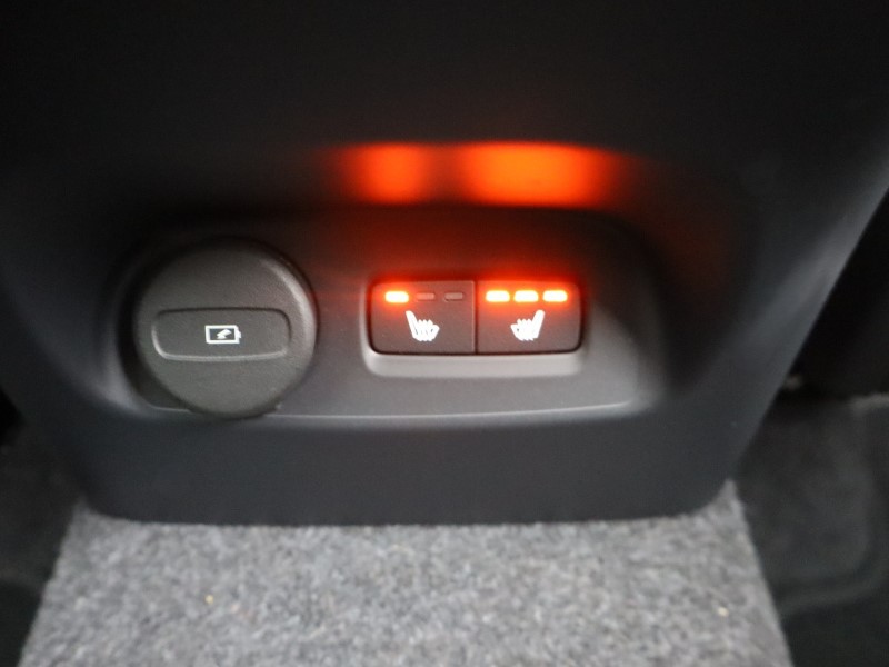 2025 (74) VOLVO XC40 2.0 B3P Ultra Dark 5dr Auto 4924825