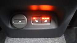 2025 (74) VOLVO XC40 2.0 B3P Ultra Dark 5dr Auto 4924825